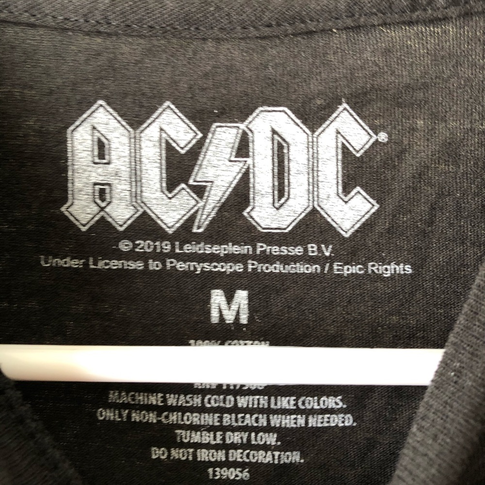 NWT AC/DC BAND TEE GRAPHIC T SHIRT ROCK N ROLL TOP - Picture 7 of 9